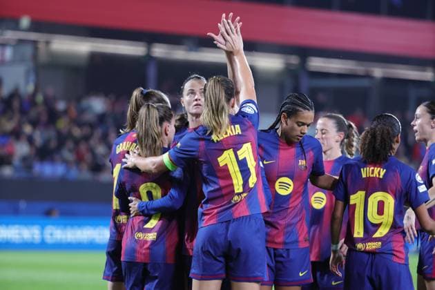 251112 UWCL Barcelona vs OH Leuven Barcelona players celebrating the goal of Vicky Lopez (19) of Barcelona (2-0) during the soccer match between Barcelona (ESP) and OH Leuven (BEL), match day 3 of league phase of 2025-2026 season of UEFA Womens Champions League , on Wednesday 12 November 2025 in Barcelona, Spain. PHOTO SPORTPIX Sevil OKTEM BARCELONA Estadi Johan Cruyff SPAIN  Copyright: xSportpix.bex xSevilxOktemxSevilxOktemx