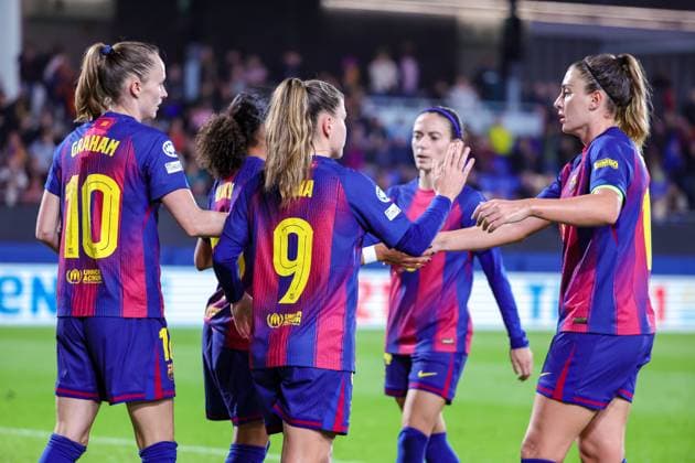 251112 UWCL Barcelona vs OH Leuven Barcelona players celebrating the goal of Vicky Lopez (19) of Barcelona (2-0) during the soccer match between Barcelona (ESP) and OH Leuven (BEL), match day 3 of league phase of 2025-2026 season of UEFA Womens Champions League , on Wednesday 12 November 2025 in Barcelona, Spain. PHOTO SPORTPIX Sevil OKTEM BARCELONA Estadi Johan Cruyff SPAIN  Copyright: xSportpix.bex xSevilxOktemxSevilxOktemx
