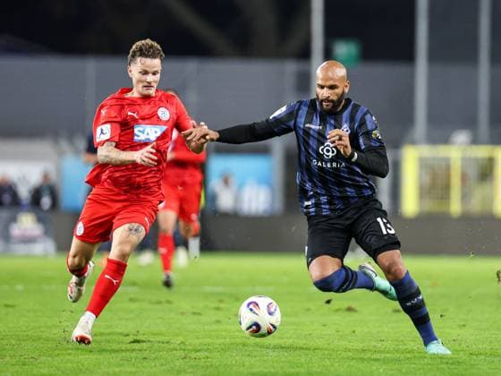 Terrence Boyd SV Waldhof Mannheim, 13 in a duel against Maik Groß FC Astoria Walldorf, 2 in the BfV Cup quarterfinal SV Waldhof Mannheim 1860 Munich on 12 11 25 at Carl Benz Stadium, Mannheim xamx Photo Alfio Marino Copyright: