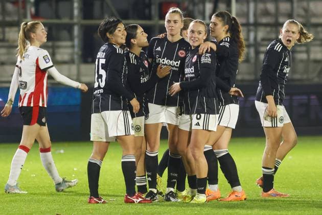 EINDHOVEN , 12 11-2025 , De Herdgang , season 2025 2026 , UEFA Womens Europa League football , round of 16 1nd leg between PSV and Eintracht Frankfurt (women) , Picture shows Eintracht Frankfurt player Laura Freigang scores 1-1 PSV - Eintracht Frankfurt (women)  x31998422x Copyright: