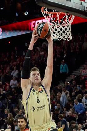 Turkish Airlines EuroLeague Basketball, FC Bayern Munich Basketball vs FC Barcelona, Munich FC Bayern Basketball, Munich FC Bayern Basketball, Barcelona FC, 2025 11 12 in Munich SAP Garden VESELY Jan FC Barcelona Center Nr 6 BAR6 sportworld Munich SAP Garden Bayern Germany