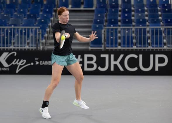 Billie Jean King Cup 2025 Play Offs, TC Ismaning, Munich, Germany, Team Germany, Ella Seidel trains, training, warm up, Warm up Tennis Billie Jean King Cup 2025 ITF Billie Jean King Cup TC Ismaning Ismaning Bavaria Germany 12 November 2025 Copyright: xJuergenxHasenkopfx