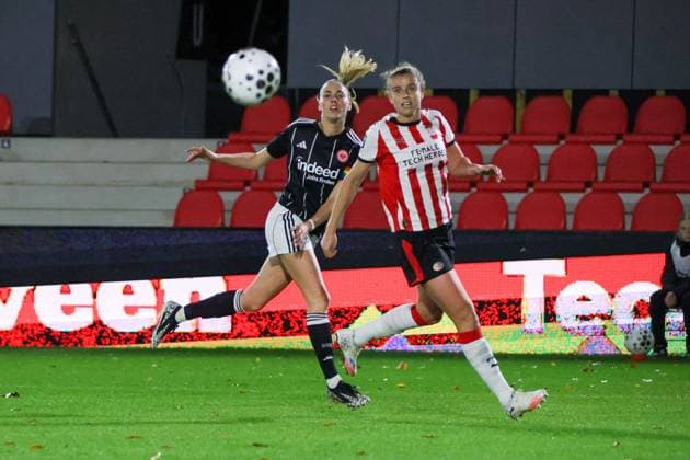 Eindhoven, Netherlands 12 November 2025 Europa Cup Women 1 8 Final 2025 2026 PSV Eindhoven vs Eintracht Frankfurt Pictured from left Laura Freigang SGE and Melanie Bross PSV De Herdegang Copyright: xFotostandx xFantinix