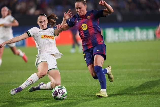 November 12, 2025, Sant Joan Despi, Barcelona, Spain: Ewa Barbara Pajor of FC Barcelona, Barca and Virag Nagy of OH Leuven in action during the UEFA WomenÃ¢â‚¬â ¢s Champions League 2025 26 League Phase MD3, football match played between FC Barcelona and OH Leuven at Johan Cruyff Stadium on November 12, 2025 in Sant Joan Despi, Spain. Sant Joan Despi Spain - ZUMAa181 20251112_zaa_a181_255 Copyright: xJavierxBorregox