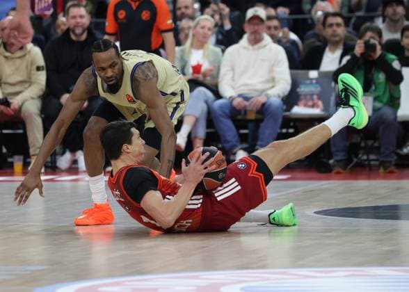 Bayerns 11 Vladimir LUCIC Basketball Bayern Barcelona Euroleague, FC Bayern Basketball FC Barcelona, Round 10, Season 2025 2026, on 12 11 2025 in Munich, S A P G A R D E N, Germany Source Copyright Credit Oryk HAIST xBASKETBALL-BAYERN-BARCELONAx