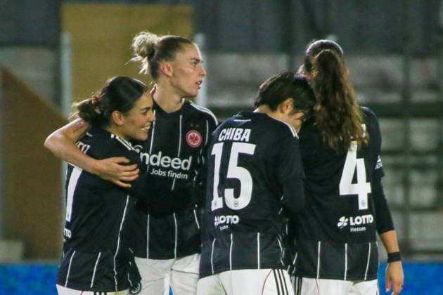 12 11 2025, xgrfx, Football UEFA Women s Europa Cup 1 8, PSV Eindhoven Eintracht Frankfurt v l Tor, Laura Freigang Eintracht Frankfurt DFL DFB REGULATIONS PROHIBIT ANY USE OF PHOTOGRAPHS as IMAGE SEQUENCES and or QUASI VIDEO De Herdgang
