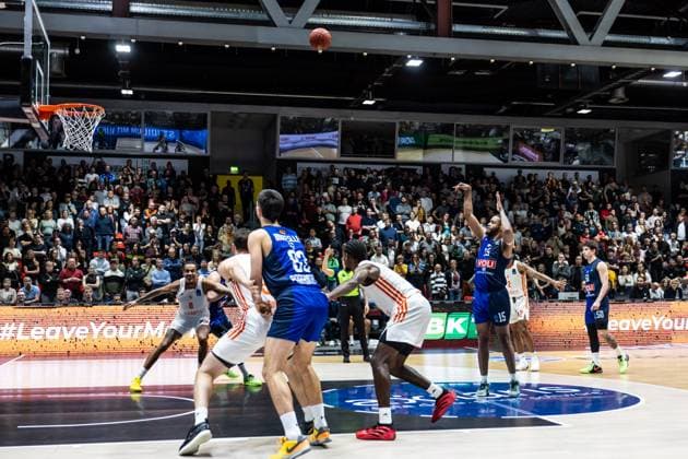 GER, BKT EuroCup, Season 2025 2026, Niners Chemnitz Buducnost VOLI Podgorica 12 11 2025, Fair, Chemnitz, GER, BKT EuroCup, Season 2025 2026, Niners Chemnitz Buducnost VOLI Podgorica Juwan Morgan Buducnost VOLI Podgorica 15 during a free throw Photo Alexander Trienitz Chemnitz Fair Saxony Germany