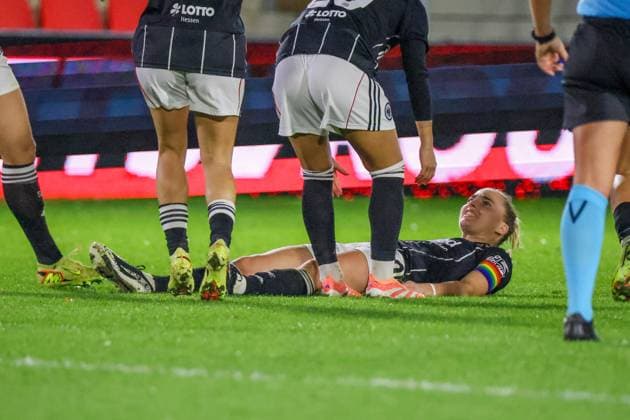 Eindhoven, Netherlands 12 November 2025 Europa Cup Women 1 8 Final 2025 2026 PSV Eindhoven vs Eintracht Frankfurt In the picture scorer Laura Freigang SGE scores the goal to make it 1 0 for Eintracht Frankfurt and cheers De Herdegang Copyright: xFotostandx xFantinix