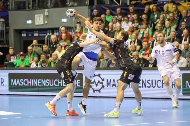 12 11 2025, xgox, Handball EHF Champions League SC Magdeburg HC Zagreb v l Davor Gavric Zagreb, 21 throws goal, goal scorer, scores goal, scores the goal Magdeburg