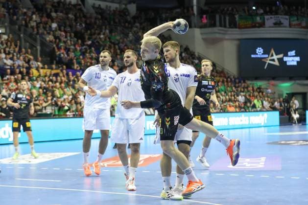 12 11 2025, xtgx, Handball, EHF Champions League, SC Magdeburg HC Zagreb v l Magnus Saugstrup Magdeburg, 23 throws goal, goal scorer, scores goal, scores the goal Magdeubrg