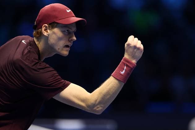 Jannik Sinner vs Alexander Zverev Jannik Sinner of Italy celebrates after winning a first set during the Round Robin singles match between Jannik Sinner vs Alexander Zverev on Day four of the Nitto ATP, Tennis Herren World Tour Finals. Turin Inalpi Arena Italy Copyright: xMarcoxCanonierox