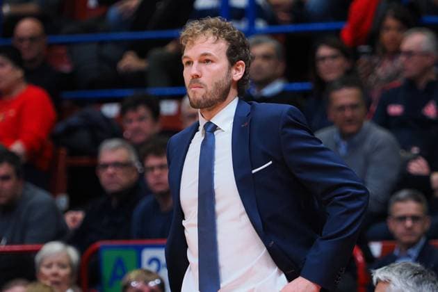 Pierric Poupet, head coach (ASVEL Lione-Villeurbanne) during Olimpia Milano vs ASVEL Lione-Villeurbanne, Basketball Euroleague match in Assago (MI), Italy, November 12 2025  Copyright: xSavinoxPaolella IPAxSportx xipa-agency.netx xx IPA_67878333 IPA_Agency_IPA67878333