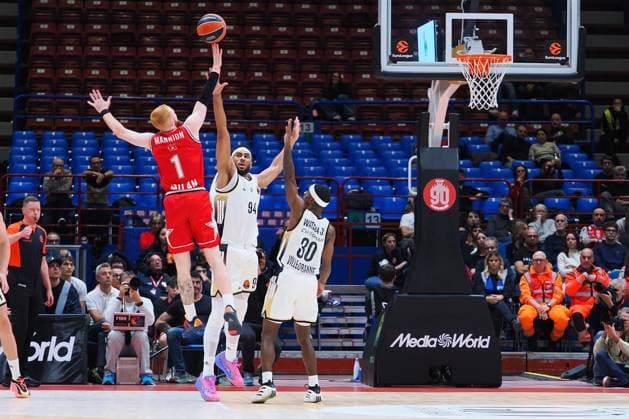 Nico Mannion (EA7 Emporio Armani Olimpia Milano) during Olimpia Milano vs ASVEL Lione-Villeurbanne, Basketball Euroleague match in Assago (MI), Italy, November 12 2025  Copyright: xSavinoxPaolella IPAxSportx xipa-agency.netx xx IPA_67878338 IPA_Agency_IPA67878338