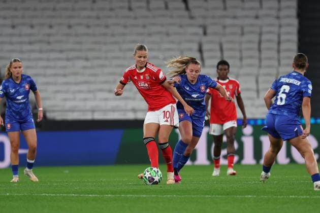 Caroline Moller ( SL Benfica Womens team ) in action during the match between SL Benfica and FC Twente, valid for UEFA WomenÕs Champions League 2025 26 at Est‡dio do Lisboa e Benfica on 12 November 2025. Lisbon Est‡dio do Sport Lisboa e Benfica Lisbon Portugal Copyright: xIMAGOx xPRIMExSPORTSxIMAGESx xFILIPExOLIVEIRAx