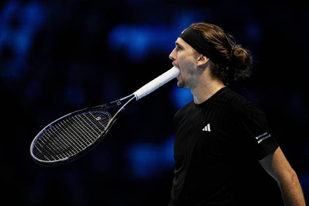 Germany s Alexander Zverev react during the singles tennis match of the ATP, Tennis Herren World Tour Finals Italy s Jannik Sinner at the Inalpi Arena in Turin, Italy - Wednesday, Nov. 12, 2025. -  Copyright: xMarcoxAlpozzi LaPressex