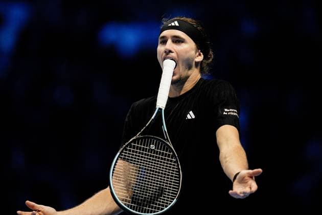 Germany s Alexander Zverev react during the singles tennis match of the ATP, Tennis Herren World Tour Finals Italy s Jannik Sinner at the Inalpi Arena in Turin, Italy - Wednesday, Nov. 12, 2025. -  Copyright: xMarcoxAlpozzi LaPressex