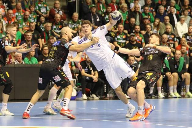 12 11 2025, xgox, Handball EHF Champions League SC Magdeburg HC Zagreb v l Luka Lovre Klarica Zagreb, 9 throws goal, goal scorer, scores goal, scores the goal Magdeburg
