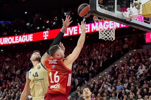 Turkish Airlines EuroLeague Basketball, FC Bayern Munich Basketball vs FC Barcelona, Munich FC Bayern Basketball, Munich FC Bayern Basketball, Barcelona FC, 2025 11 12 in Munich SAP Garden JOVIC Stefan FC Bayern Munich Basketball Guard Nr16 BAY16 , HERNANGOMEZ Willy FC Barcelona Center Nr 14 BAR14 sportworld Munich SAP Garden Bayern Germany