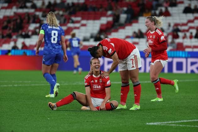 Caroline Moller ( SL Benfica Womens team ) and Cristina Martin-Prieto ( SL Benfica Womens team ) during the match between SL Benfica and FC Twente, valid for UEFA WomenÕs Champions League 2025 26 at Est‡dio do Lisboa e Benfica on 12 November 2025. Lisbon Est‡dio do Sport Lisboa e Benfica Lisbon Portugal Copyright: xIMAGOx xPRIMExSPORTSxIMAGESx xFILIPExOLIVEIRAx