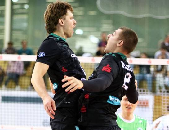 from left Patrick RUPPRECHT Haching , Jakob KRASSNIG Haching , He Volleyball Bundesliga 2025 26 TSV Haching Muenchen vs ASV Dachau, Geothermie Arena, Unterhaching, 12 11 25 Copyright: WolfgangxFehrmann