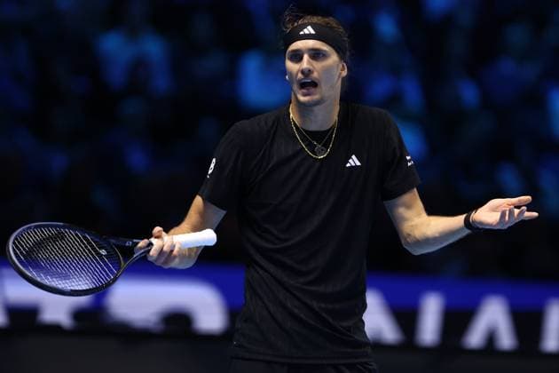 Jannik Sinner vs Alexander Zverev Alexander Zverev of Germany looks dejected during the Round Robin singles match between Jannik Sinner vs Alexander Zverev on Day four of the Nitto ATP, Tennis Herren World Tour Finals. Turin Inalpi Arena Italy Copyright: xMarcoxCanonierox