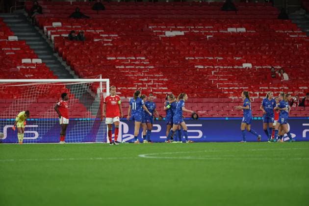FC Twente team celebrating a goal during the match between SL Benfica and FC Twente, valid for UEFA WomenÕs Champions League 2025 26 at Est‡dio do Lisboa e Benfica on 12 November 2025. Lisbon Est‡dio do Sport Lisboa e Benfica Lisbon Portugal Copyright: xIMAGOx xPRIMExSPORTSxIMAGESx xFILIPExOLIVEIRAx