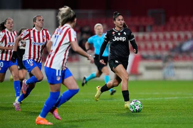 November 12, 2025, Alcala De Henares, Madrid, Spain: Chiara Beccari of Juventus in action during the UEFA WomenÃ¢â‚¬â ¢s Champions League 2025 26 League Phase MD3, football match played between Atletico de Madrid and Juventus FC at Centro Deportivo Alcala de Henares on November 12, 2025, in Alcala de Henares, Madrid, Spain. Alcala De Henares Spain - ZUMAa181 20251112_zaa_a181_335 Copyright: xOscarxJ.xBarrosox