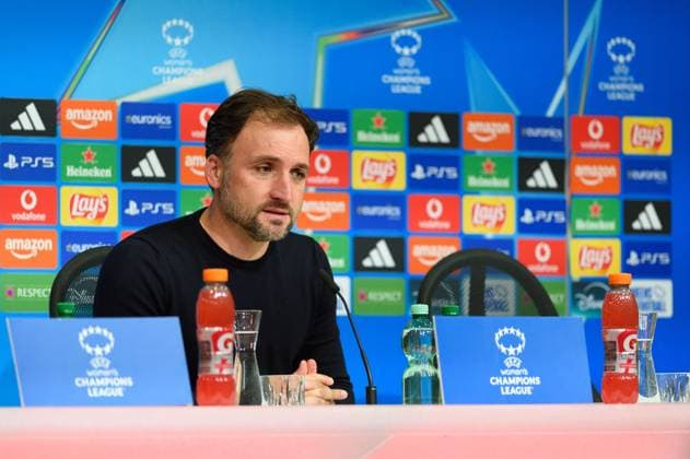Head coach Jose Barcala (FC Bayern Munich) during the press conference, PK, Pressekonferenz after the UEFA Womens Champions League league phase match between FC Bayern Munich and Arsenal WFC at Allianz Arena in Munich, Germany. Copyright: xSvenxBeyrich SPPx Sportspressphoto_SPR61221