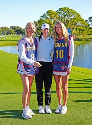 BELLEAIR, FL - NOVEMBER 12: From left to right Indiana Fever players Sophie Cunningham and Caitlin Clark and Lexi Hull pose for a group photo on the first tee during the Pro Am for The Annika driven by Cambridge at Pelican on November 12, 2025, at the Pelican Golf Club in Belleair, Florida. (Photo by Brian Spurlock Icon Sportswire) GOLF: NOV 12 LPGA, Golf Damen The ANNIKA EDITORIAL USE ONLY Icon25111216
