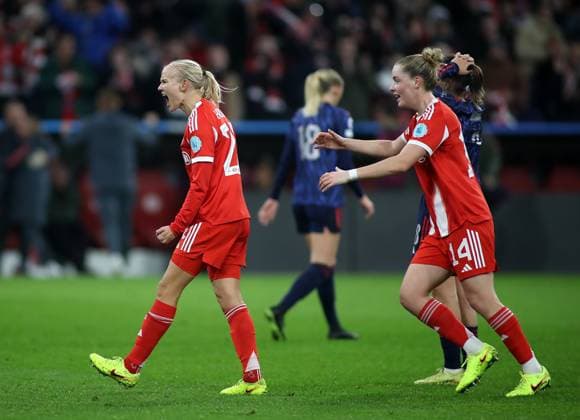 Football, Women, Womens Champions League, Matchday 3, 2025 2026 season, FC Bayern Munich FC Arsenal, Allianz Arena 2 2 by Pernille Harder FC Bayern Munich left here with Alara Sehitler FC Bayern Munich right Goal, cheers, jubilation, emotion
