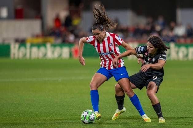 November 13, 2025, Alcala De Henares, Madrid, Spain: AMAIUR SARRIEGI of Club Atlo tico de Madrid SAD Femenino controls the ball during the UEFA Women s Champions League soccer match between ATLETICO DE MADRID WOMENS Vs. JUVENTUS DE TURIN, held on November 12, 2025, at the AlcaloÂ¡ de Henares Sports Center in Madrid, Spain. Alcala De Henares Spain - ZUMAc312 20251113_zsp_c312_046 Copyright: xOscarxManuelxSanchezx