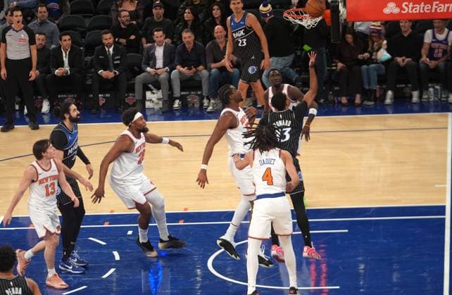 New York Knicks v Orlando Magic - NBA, Basketball Herren, USA NEW YORK, UNITED STATES - NOVEMBER 12: Jett Howard (13) of the Orlando Magic in action during the NBA game between the New York Knicks and the Orlando Magic at Madison Square Garden in New York, United States on November 12, 2025. Selcuk Acar Anadolu New York United States. Editorial use only. Please get in touch for any other usage.  Copyright: x2025xAnadoluxSelcukxAcarx