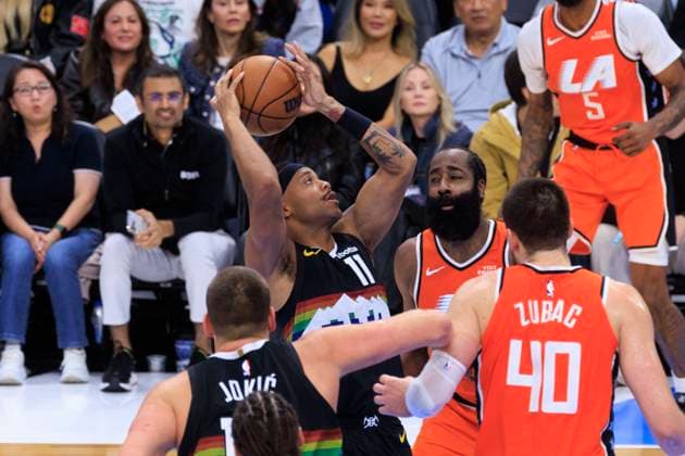 November 12, 2025, Inglewood, California, USA: Bruce Brown 11 of the Denver Nuggets grabs the rebound during their regular season NBA, Basketball Herren, USA game against the Los Angeles Clippers on Wednesday November 12, 2025 at Intuit Dome in Inglewood, California. ARIANA RUIZ PI Inglewood USA - ZUMAp124 20251112_zaa_p124_013 Copyright: xArianaxRuizx