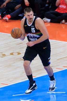 November 12, 2025, Inglewood, California, USA: Nikola Jokic 15 of the Denver Nuggets during their regular season NBA, Basketball Herren, USA game against the Los Angeles Clippers on Wednesday November 12, 2025 at Intuit Dome in Inglewood, California. Clippers lose to Nuggets, 116-130. ARIANA RUIZ PI Inglewood USA - ZUMAp124 20251112_zaa_p124_068 Copyright: xArianaxRuizx