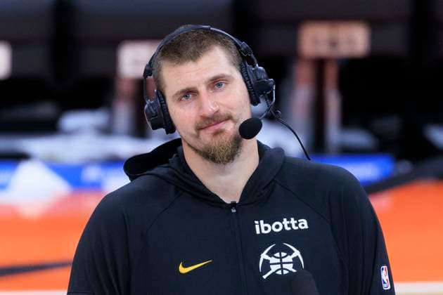November 12, 2025, Inglewood, California, USA: Nikola Jokic 15 of the Denver Nuggets during his post game interview after their regular season NBA, Basketball Herren, USA game against the Los Angeles Clippers on Wednesday November 12, 2025 at Intuit Dome in Inglewood, California. Clippers lose to Nuggets, 116-130. ARIANA RUIZ PI Inglewood USA - ZUMAp124 20251112_zaa_p124_077 Copyright: xArianaxRuizx