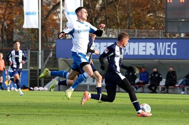 DEU, DFL, 2 FBL Hertha BSC, training match , 12 11 2025, Sportforum, Berlin, DEU, DFL, 2 FBL Hertha BSC, training match , in picture Michael Cuisance Hertha BSC Berlin 10 , Niklas Kolbe Hertha BSC Berlin 27 DFL regulations prohibit any use of Photographs as image sequences and or quasi video nordphotoxGmbHx xEngler nph00076