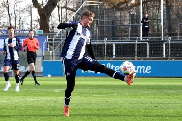 DEU, DFL, 2 FBL Hertha BSC, training match , 12 11 2025, Sportforum, Berlin, DEU, DFL, 2 FBL Hertha BSC, training match , in picture Michael Cuisance Hertha BSC Berlin 10 DFL regulations prohibit any use of Photographs as image sequences and or quasi video nordphotoxGmbHx xEngler nph00076