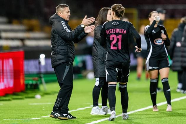 FC Nordsjaelland v Mura, UEFA Women™s Europa Cup, Farum, Denmark Farum, Denmark. 12th, November 2025. Head coach Vladimir Kokol of Mura seen during the UEFA Women™s Europa Cup match between FC Nordsjaelland and Mura at Right to Dream Park in Farum. Denmark, Farum  Copyright: xGonzalesxPhoto TobiasxJorgensenx