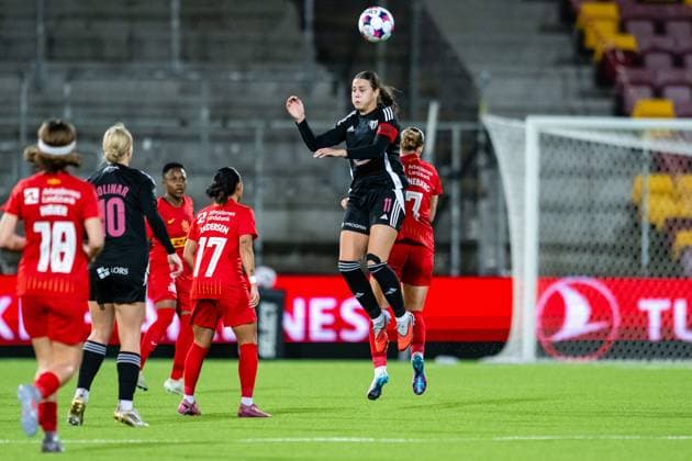 FC Nordsjaelland v Mura, UEFA Women™s Europa Cup, Farum, Denmark Farum, Denmark. 12th, November 2025. Ana Milovic (11) of Mura and Karen Linnebjerg Knudsen (7) of FC Nordsjaelland seen during the UEFA Women™s Europa Cup match between FC Nordsjaelland and Mura at Right to Dream Park in Farum. Denmark, Farum  Copyright: xGonzalesxPhoto TobiasxJorgensenx