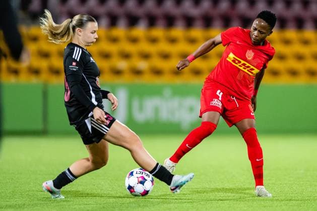 FC Nordsjaelland v Mura, UEFA Women™s Europa Cup, Farum, Denmark Farum, Denmark. 12th, November 2025. Noelle Vilcnik (L) of Mura and Bongeka Gamede (4) of FC Nordsjaelland seen during the UEFA Women™s Europa Cup match between FC Nordsjaelland and Mura at Right to Dream Park in Farum. Denmark, Farum  Copyright: xGonzalesxPhoto TobiasxJorgensenx