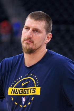 November 12, 2025, Inglewood, California, USA: Nikola Jokic 15 of the Denver Nuggets prior to their regular season NBA, Basketball Herren, USA game against the Los Angeles Clippers on Wednesday November 12, 2025 at Intuit Dome in Inglewood, California. Clippers lose to Nuggets, 116-130. ARIANA RUIZ PI Inglewood USA - ZUMAp124 20251112_zaa_p124_084 Copyright: xArianaxRuizx