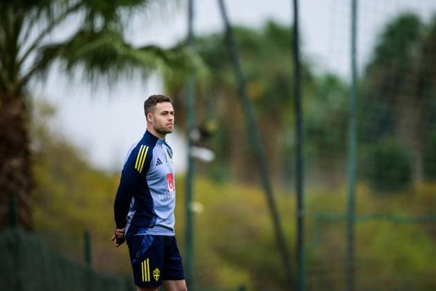 251113 Gabriel Gudmundsson of the Swedish national football team during a training session on November 13, 2025 in Marbella Photo Joel Marklund BILDBYRAN code JM JM0748 bbeng fotboll football soccer fotball vm kval fifa world cup qualifier träning practice training sverige sweden sverige a  Copyright: JOELxMARKLUND BB251113JM001