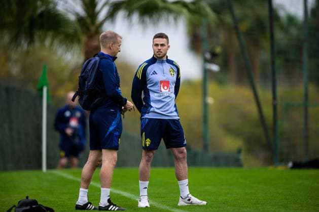 251113 Gabriel Gudmundsson of the Swedish national football team during a training session on November 13, 2025 in Marbella Photo Joel Marklund BILDBYRAN code JM JM0748 bbeng fotboll football soccer fotball vm kval fifa world cup qualifier träning practice training sverige sweden sverige a  Copyright: JOELxMARKLUND BB251113JM002