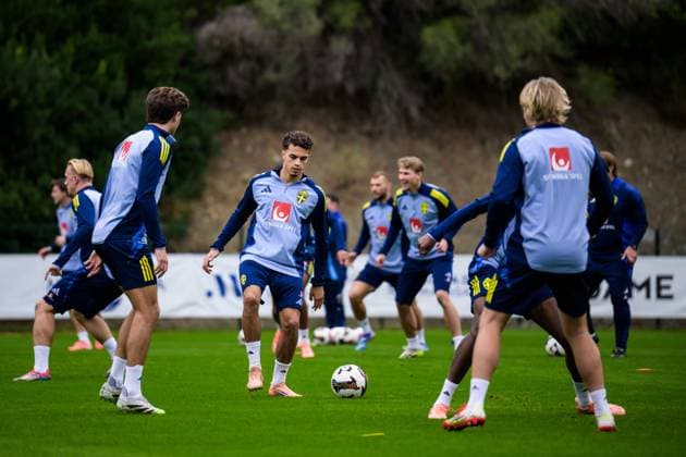 251113 Yasin Ayari of the Swedish national football team during a training session on November 13, 2025 in Marbella Photo Joel Marklund BILDBYRAN code JM JM0748 bbeng fotboll football soccer fotball vm kval fifa world cup qualifier träning practice training sverige sweden sverige a  Copyright: JOELxMARKLUND BB251113JM004