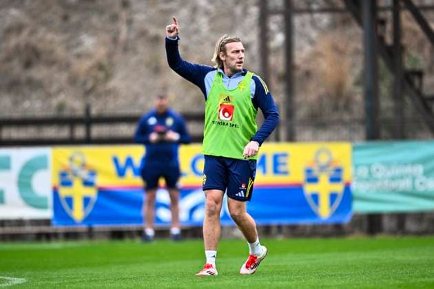 MARBELLA, SPAIN 20251113 Swedish national team players Mattias Svanberg and Emil Forsberg during Thursday s training in Marbella ahead of the men s national team s World Cup qualifying match in Switzerland at the end of the week MARBELLA SPAIN x10050x  Copyright: xPontusxLundahl TTx NATIONAL TEAM FOOTBALL TRAINING MARBELLA