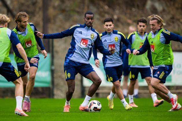 251113 Benjamin Nygren, Alexander Isak and Emil Forsberg of the Swedish national football team during a training session on November 13, 2025 in Marbella Photo Joel Marklund BILDBYRAN kod JM JM0748 bbeng fotboll football soccer fotball vm kval fifa world cup qualifier träning practice training sverige sweden sverige a  Copyright: JOELxMARKLUND BB251113JM042