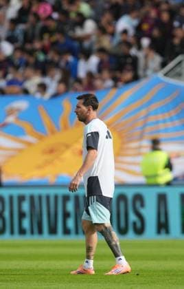 Ahead of Angola v Argentina - Friendlies ELCHE, SPAIN - NOVEMBER 13: Lionel Messi (C) of Argentina and teammates attend a training session at Martinez Valero Stadium in Elche, Spain on November 13, 2025, on the eve of their friendly football match against Angola to be held in Luanda. Alex Juarez Anadolu Spain Spain. Editorial use only. Please get in touch for any other usage.  Copyright: x2025xAnadoluxAlexxJuarezx