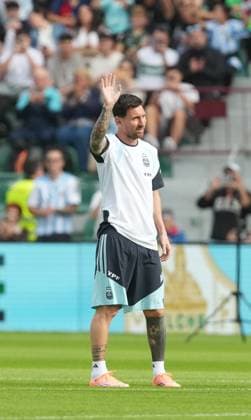Ahead of Angola v Argentina - Friendlies ELCHE, SPAIN - NOVEMBER 13: Lionel Messi (C) of Argentina and teammates attend a training session at Martinez Valero Stadium in Elche, Spain on November 13, 2025, on the eve of their friendly football match against Angola to be held in Luanda. Alex Juarez Anadolu Spain Spain. Editorial use only. Please get in touch for any other usage.  Copyright: x2025xAnadoluxAlexxJuarezx