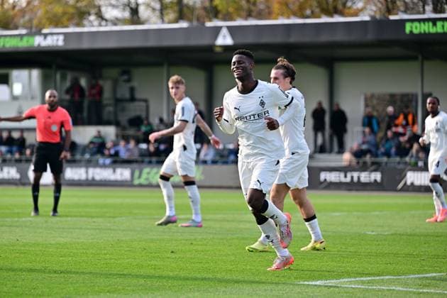 13 11 2025 Moenchengladbach Football, Men, Season 2025 2026, Test match Borussia Moenchengladbach vs K Lierse SK Goal celebration at goal scorer Iaia Manco Danfa Gladbach after his goal to 1 0 DFL regulations prohibit any use of photographs as image sequences and or quasi video Borussia Park NRW Germany