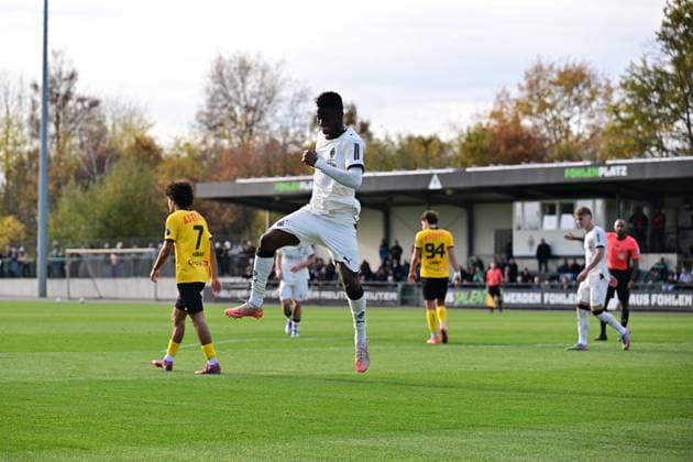 13 11 2025 Moenchengladbach Football, Men, Season 2025 2026, Test match Borussia Moenchengladbach vs K Lierse SK Goal celebration at goal scorer Iaia Manco Danfa Gladbach after his goal to 1 0 DFL regulations prohibit any use of photographs as image sequences and or quasi video Borussia Park NRW Germany